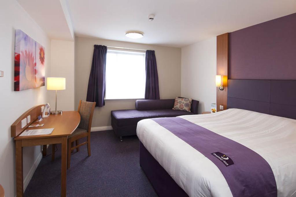 Premier Inn Southampton Airport North Stoneham Экстерьер фото
