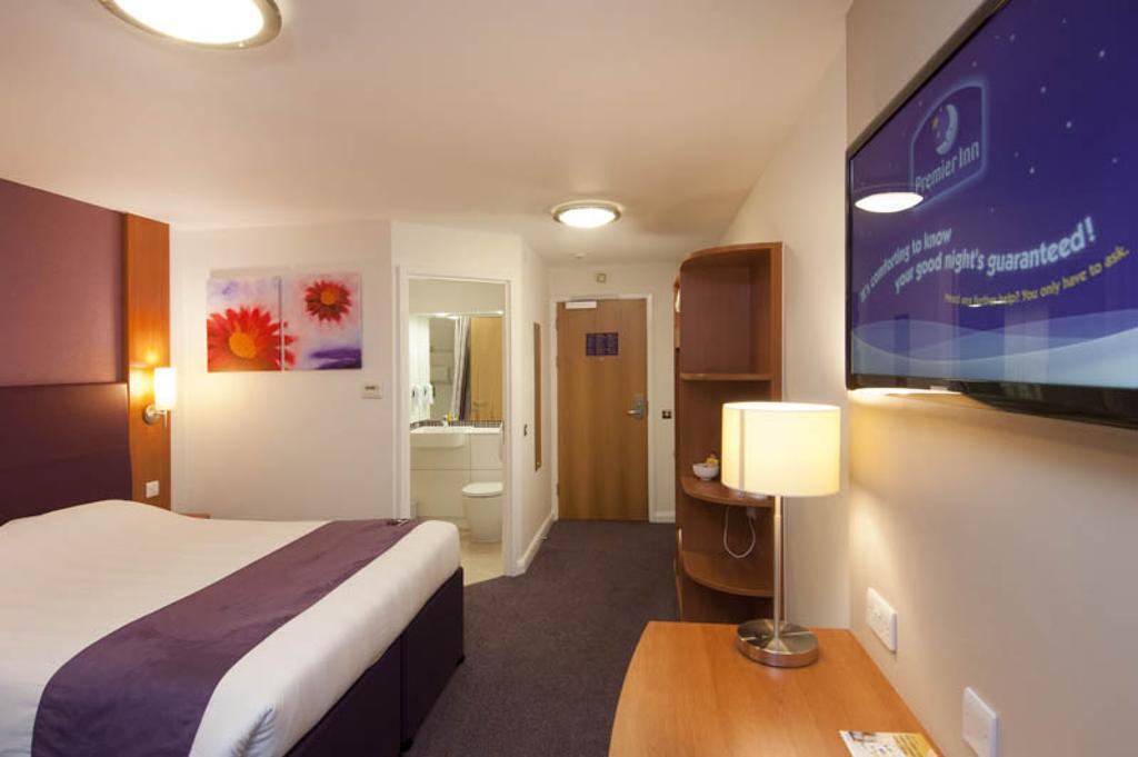 Premier Inn Southampton Airport North Stoneham Экстерьер фото