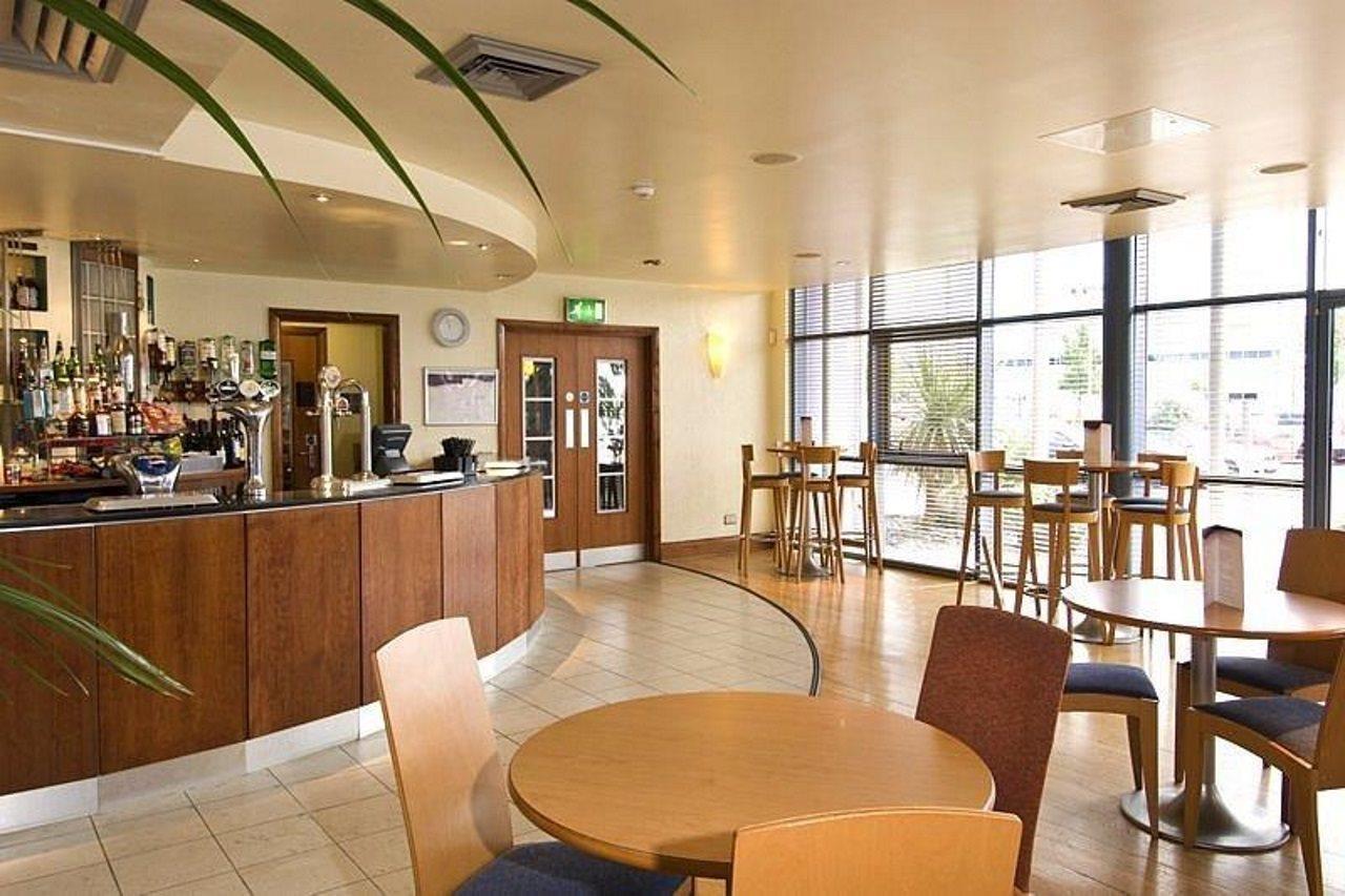 Premier Inn Southampton Airport North Stoneham Экстерьер фото